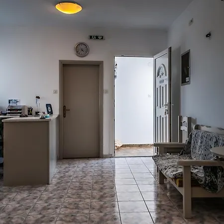 Aparthotel Agnanti Pachaina